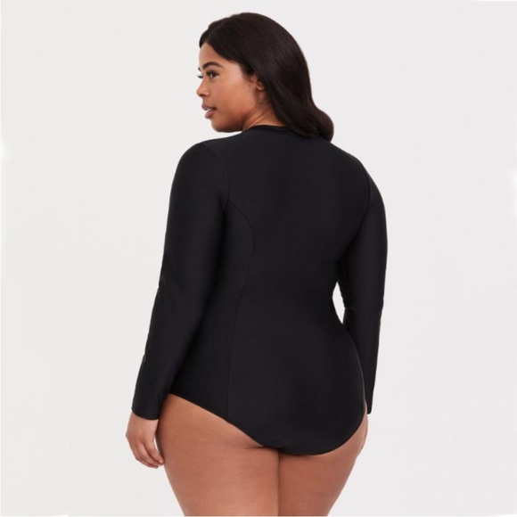 Torrid Black Wireless Long Sleeve Rashguard One Piece Swimsuit Full Zip 1X NWT - Picture 5 of 10